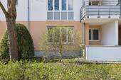 Ansicht - Erdgeschosswohnung mit Loggia und großem Hobbyraum
