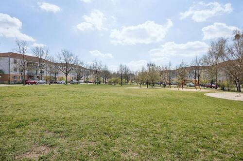 Park in der Wohnsiedlung - 2 Zimmer Etagenwohnung in Schöneiche bei Berlin