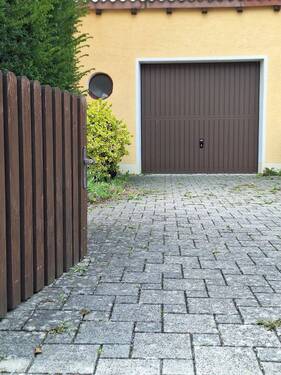FH572 Parkplatz und Garage - 