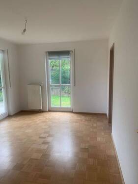 Wohnzimmer - Gepflegte Wohnung für Gartenfreunde