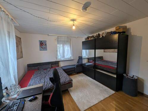 Zimmer im EG - 8 Zimmer Einfamilienhaus zum Kaufen in Esslingen am Neckar