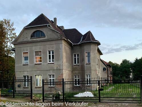 Ansicht Seite - 5 Zimmer Mehrfamilienhaus, Wohnhaus zum Kaufen in Süderholz