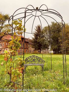 Gartenbereich - 5 Zimmer Mehrfamilienhaus, Wohnhaus in Süderholz
