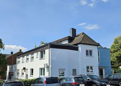 Hausansicht - TOP ZUSTAND - Wohn- und Geschäftshaus mit Fahrstuhl und Stellplätzen zur 11,8 fachen JNK