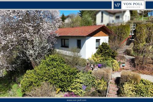 Titelbild - Charmantes Haus mit großem Garten auf mehreren Ebenen, Gartenhaus, Terrasse und eigenem Brunnen