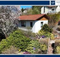 Charmantes Haus mit großem Garten auf mehreren Ebenen, Gartenhaus, Terrasse und eigenem Brunnen - Buch am Wald