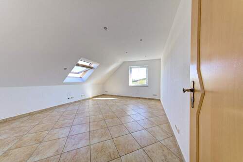 DG Kind (zur Straße) - 