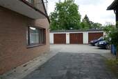 Innenhof mit Garagen - 