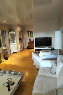 Wohnzimmer1 - VERMIETETE 2,5 ZIMMER LUXUS WOHNUNG, VON PESCH-WOHNEN GESTALTET MIT HALLENBAD UND SAUNA IM HAUS