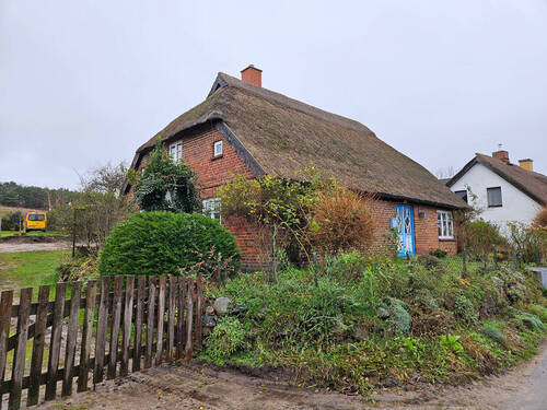 Objektansicht. - 3 Zimmer Bauernhaus, Landhaus zum Kaufen in Mönchgut