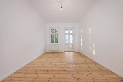 Schlafzimmer mit Balkon - 
