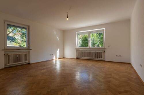 Wohnzimmer (1) - 8 Zimmer Einfamilienhaus zur Miete in Passau