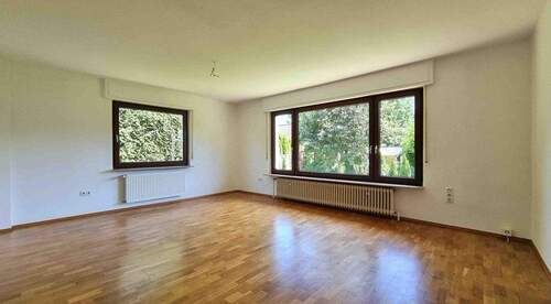 Wohnzimmer - 5 Zimmer Einfamilienhaus in Hasselroth