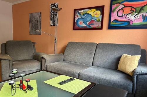 Wohn- und Esszimmer mit Ausgang auf die Terrasse - 