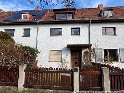 Ansicht vorne - Reihenmittelhaus in begehrter Lage von Erfurt-Süd