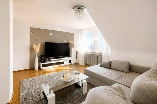 Wohnzimmer - 3 Zimmer Etagenwohnung in Friedrichshafen
