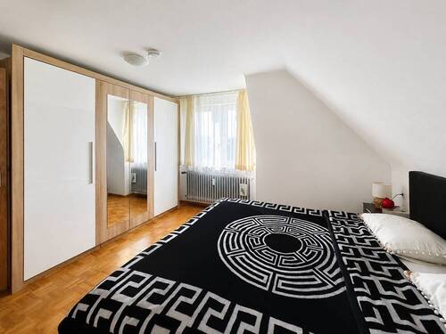 Schlafzimmer - Etagenwohnung mit 75,00 m&sup2; in Friedrichshafen zum Kaufen