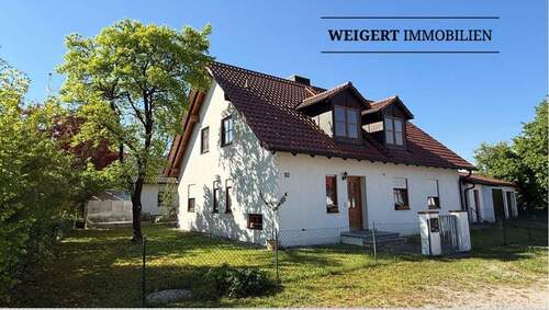 Vorderansicht Gebäude - WEIGERT: Gepflegtes Zweifamilienhaus in ruhiger Lage von Alling