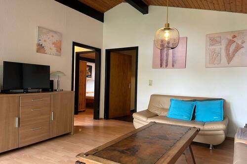 Wohnzimmer - 3 Zimmer Mehrfamilienhaus, Wohnhaus in Butjadingen