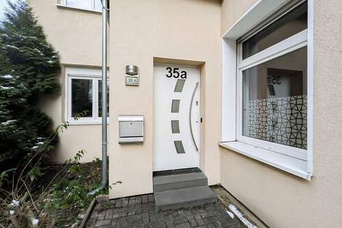 Eingang - 7 Zimmer Etagenwohnung zum Kaufen in Bochum