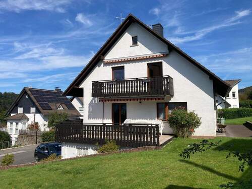 Sonnige Ansichten - Charmantes Zweifamilienhaus in begehrter Höhenlage von Engelskirchen-Ründeroth