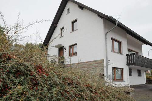 & herbstlicher Charme - 5 Zimmer Mehrfamilienhaus, Wohnhaus zum Kaufen in Engelskirchen