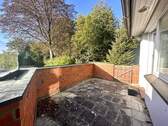 Balkon mit Treppe in den Garten - 