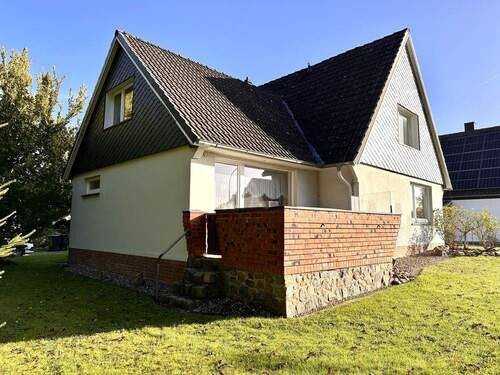 Seitenansicht mit Balkon - Einfamilienhaus mit 133,00 m² in Ahrensbök zum Kaufen