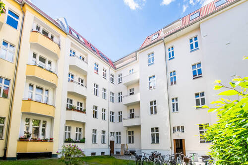 MARKELS_17 - Steglitzer Bestlage: Sanierte 3-Zimmer-Gründerzeit-Wohnung mit Aufzug - Balkon - hochwertiges Bad