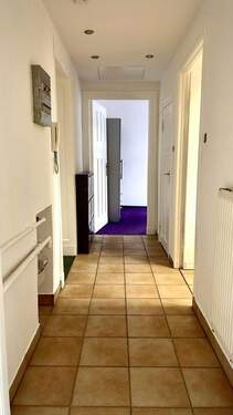 Eingang, Flur 02 - 2 Zimmer Etagenwohnung zum Kaufen in Berlin