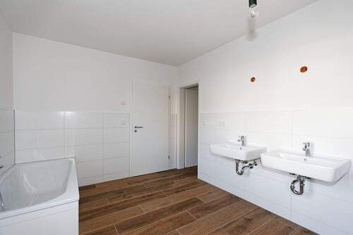 Bad mit Doppelwaschtisch.jpg - 