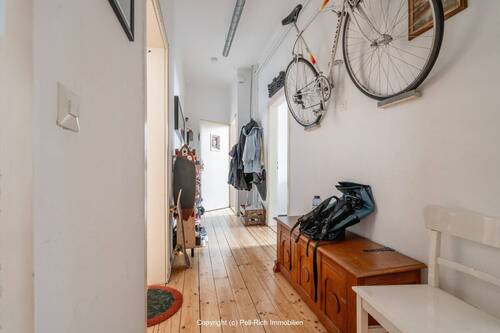 Flur - 3 Zimmer Etagenwohnung zum Kaufen in Karlsruhe