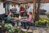 Visualisierung Familie beim Grillen - 1 Zimmer Doppelhaushälfte in Zittau