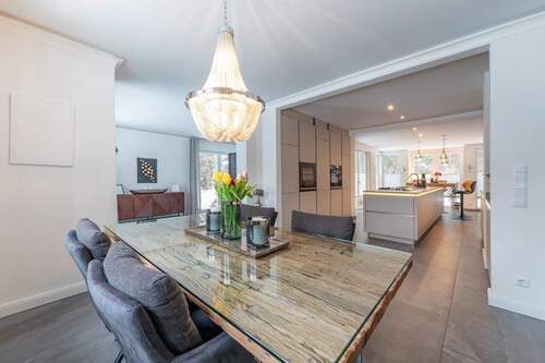 Blick in die hochwertige ... - 