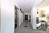 Flur EG Bild 2 - 