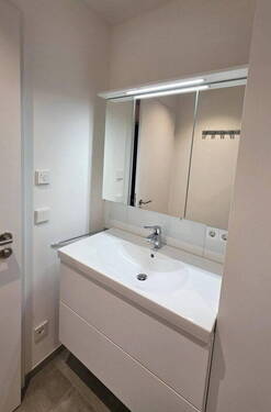 Waschbecken + Spiegel - Terrassenwohnung mit 45,50 m&sup2; in Nagold zum Kaufen