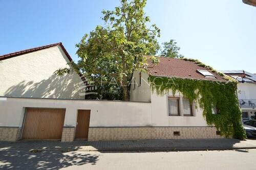 Hausansicht Straßenseite - 