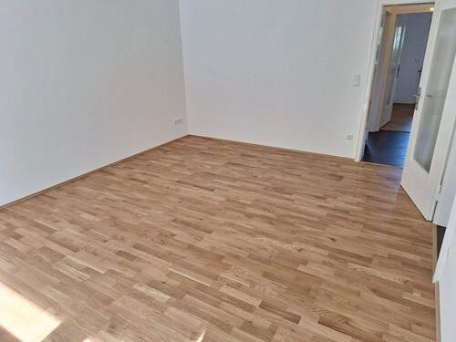 Wohnzimmer - Terrassenwohnung mit 62,50 m&sup2; in München zum Kaufen