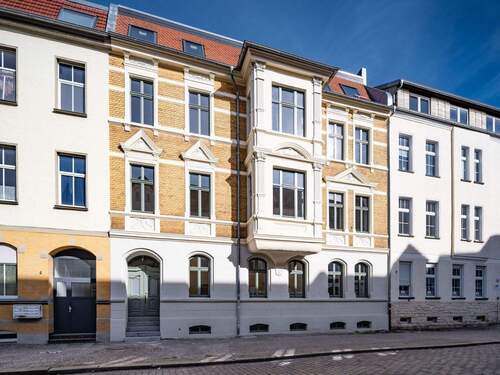 Friedrich-Schneider-Straße - 4-Zimmer-Wohnung - in historischem, umfassend sanierten Altbau zu vermieten!!