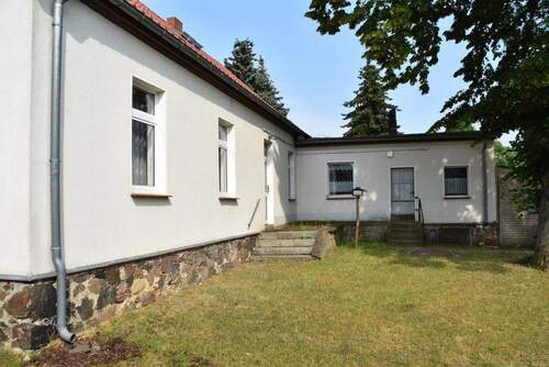 Hoffront mit Anbau - Mehrfamilienhaus, Wohnhaus mit 186,00 m&sup2; in Steinhöfel OT Arensdorf zum Kaufen