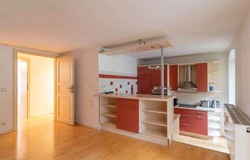Küche mit Zugang zum Balkon - 4 Zimmer Etagenwohnung zum Kaufen in Berlin