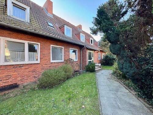 Hausansicht - Sonnige Terrassenwohnung sucht Sie !!!