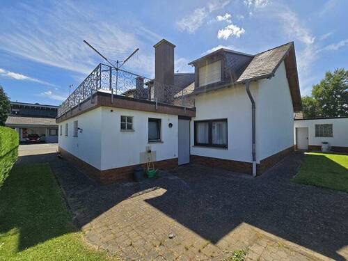 Rückansicht - Einfamilienhaus mit 250,00 m² in Seiwerath zum Kaufen