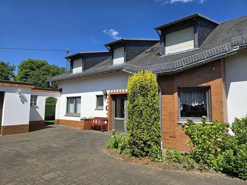 Eingang und Hof - 