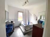 Bad m Fenster q - 