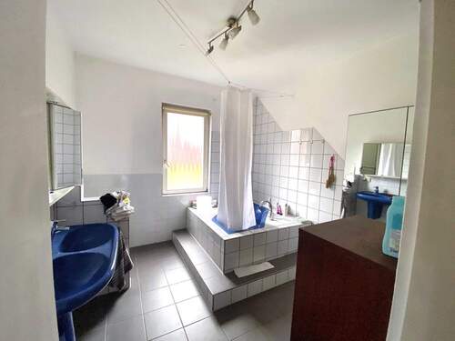 Bad m Fenster q - 
