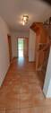 Hausflur_ Blick ins Wohnzimmer - 