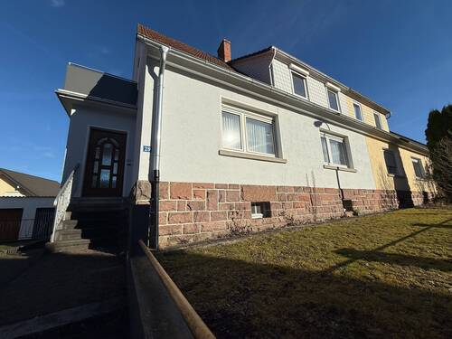 Vorgarten - 4 Zimmer Einfamilienhaus zum Kaufen in Schlüchtern