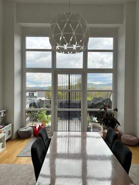 Esszimmer mit offener Küche - Ein Traum! - Lichtdurchflutetes Loft - 5 Zimmer, offene Küche mit EBK, Balkon, 91301 Forchheim