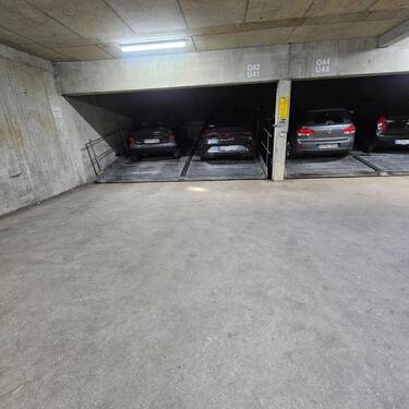 Tiefgaragenstellplatz - 